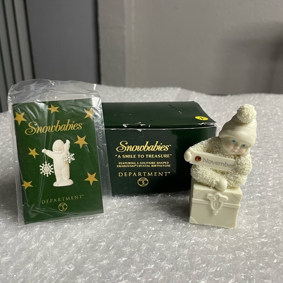 Department 56 Snowbabies November "A Smile To Treasure" Figurine - Picture 4 of 7
